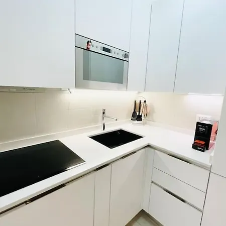 アパート Emme カリアリ